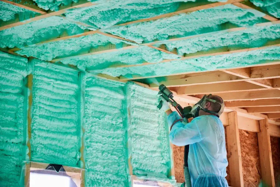 Comparing Spray Foam Insulation To Other Insulation Types in Naples FL Comparing Spray Foam Insulation To Other Insulation Types in Naples FL